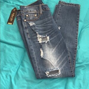 Urban chic 7 distressed jeans